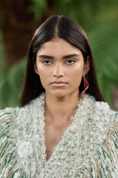 Look 66
